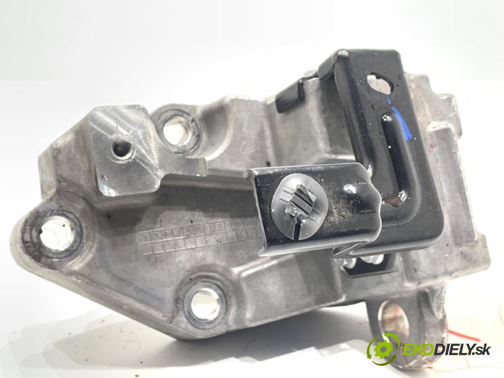 HYUNDAI KONA (SX2)  2025 150 kW EV   (n/d ccm / 150 kW / 204 KM) 0 Držiak Motor ľavá strana  (Držiak motora)