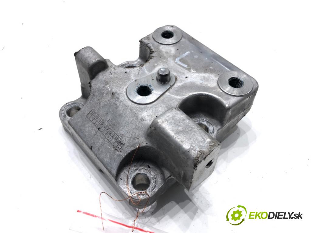 HYUNDAI KONA (SX2)  2025 150 kW EV   (n/d ccm / 150 kW / 204 KM) 0 Držiak Motor ľavá strana  (Držiak motora)