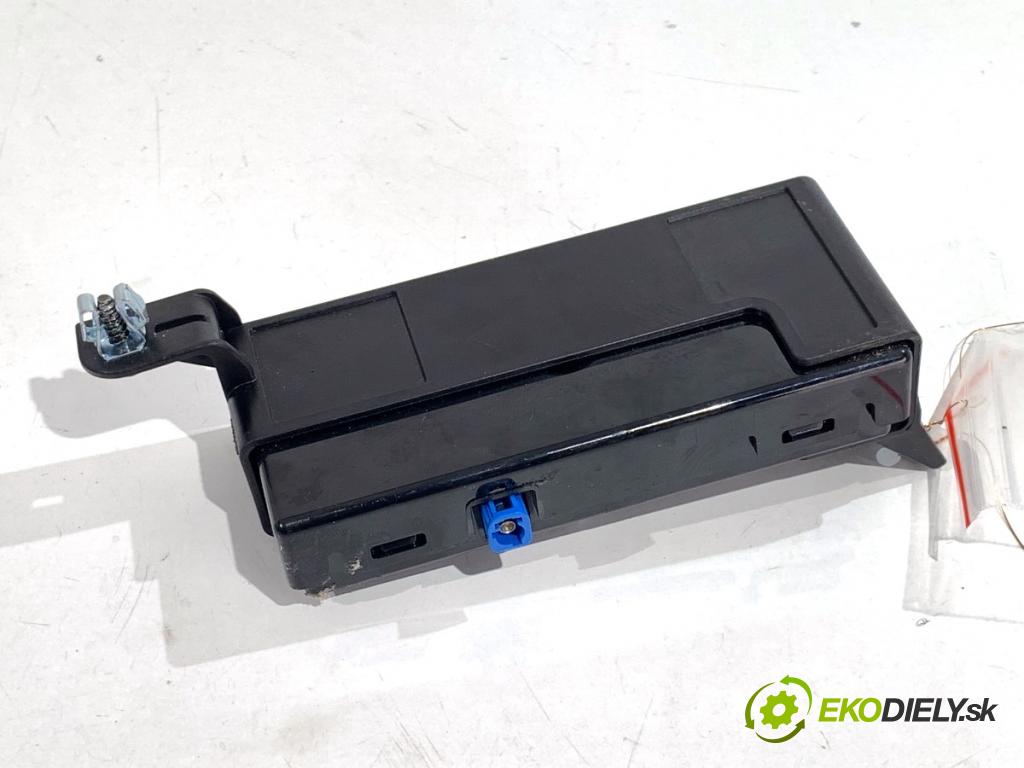 HYUNDAI KONA (SX2)  2025 150 kW EV   (n/d ccm / 150 kW / 204 KM) 0 ANTENA 96240-HF000