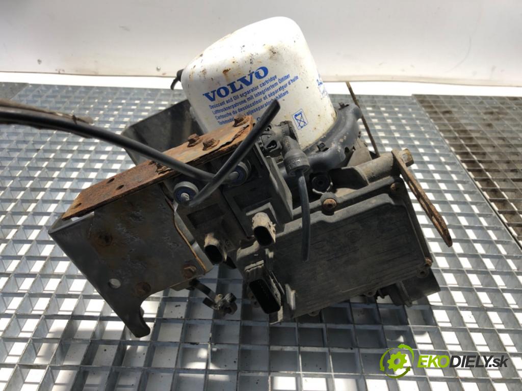 VOLVO FH II Platforma / podwozie 2015 368 kW 500 368 kW [500 KM] olej napędowy 2017 - 2022 12777 kondenzátor sušič vzduchu 22358797 (Klimatizace ostatní)