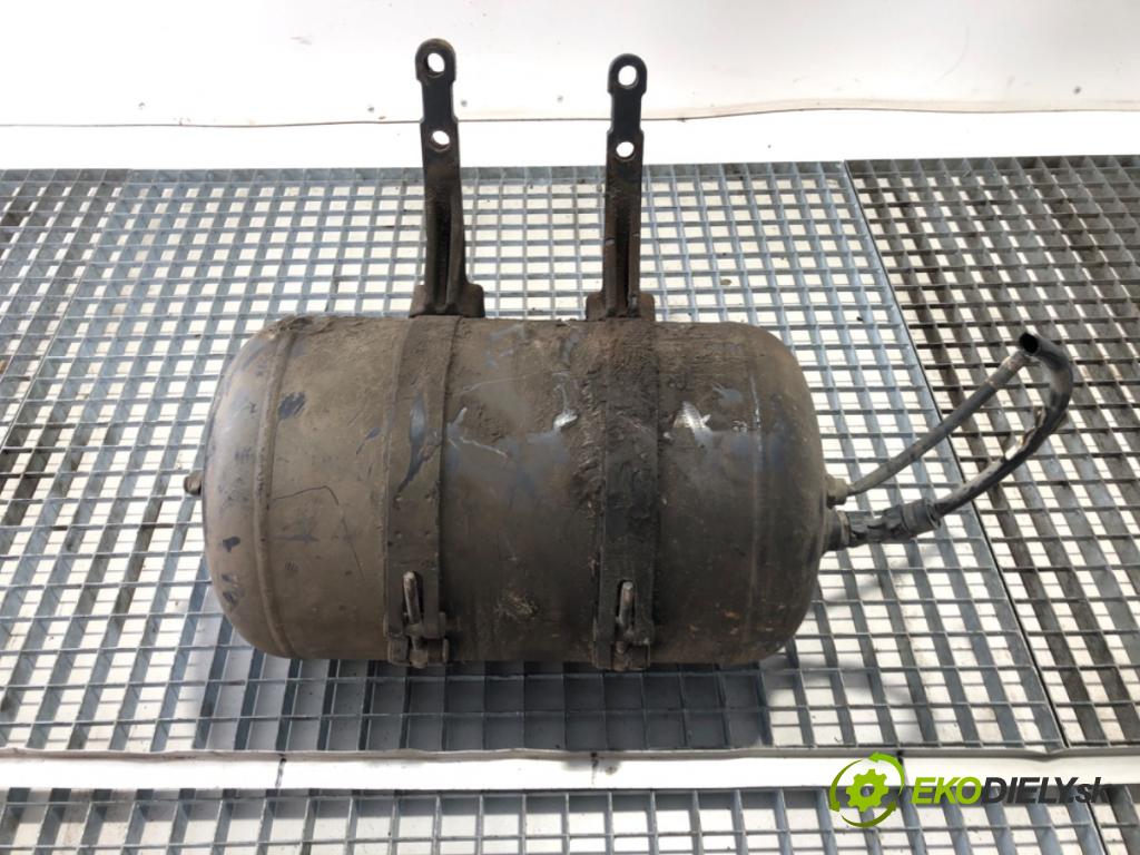 VOLVO FH II Platforma / podwozie 2015 368 kW 500 368 kW [500 KM] olej napędowy 2017 - 2022 12777 Nádržka vzduchu 21187789 (Obal vzduchového filtra)