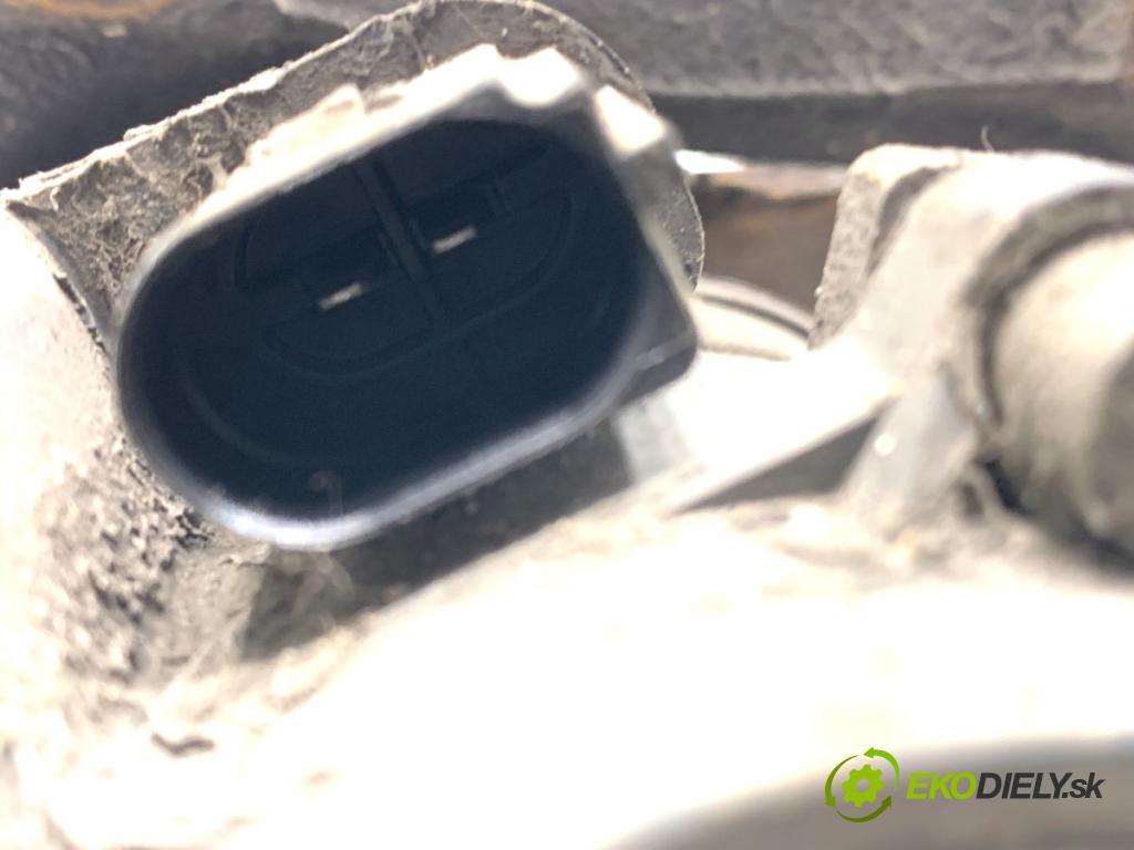 VW T-ROC SUV 2019 110 kW 1.5 TSI 1495 brzdič třmen pravý zadní část 5Q0615406EE