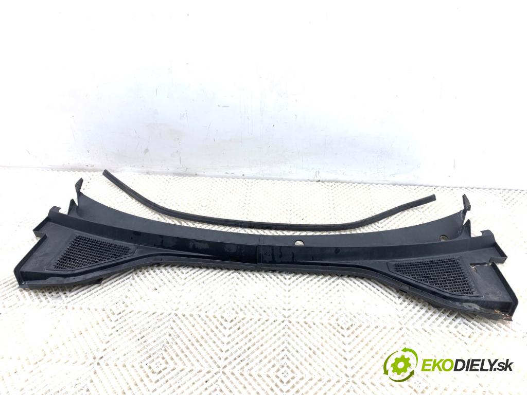 VW T-ROC SUV 2019 110 kW 1.5 TSI 1495 torpédo plast pod čelní okno  (Plast pod čelním sklem)