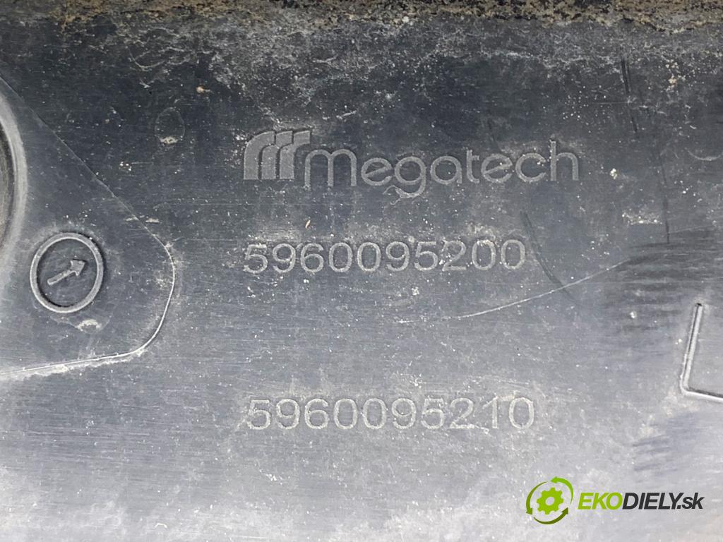 VW T-ROC SUV 2019 110 kW 1.5 TSI 1495 Torpédo, plast pod čelné okno  (Torpédo (plast pod čelným sklom))