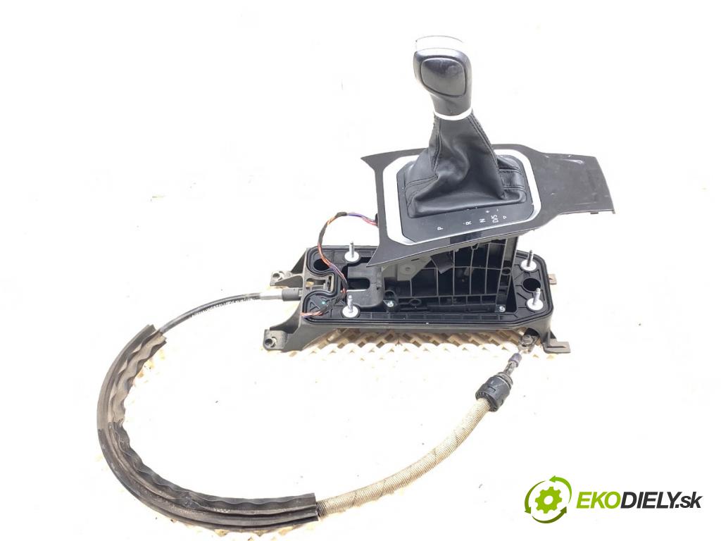 VW T-ROC SUV 2019 110 kW 1.5 TSI 1495 Kulisa 5Q0713061A (Rýchlostná páka (kulisa))