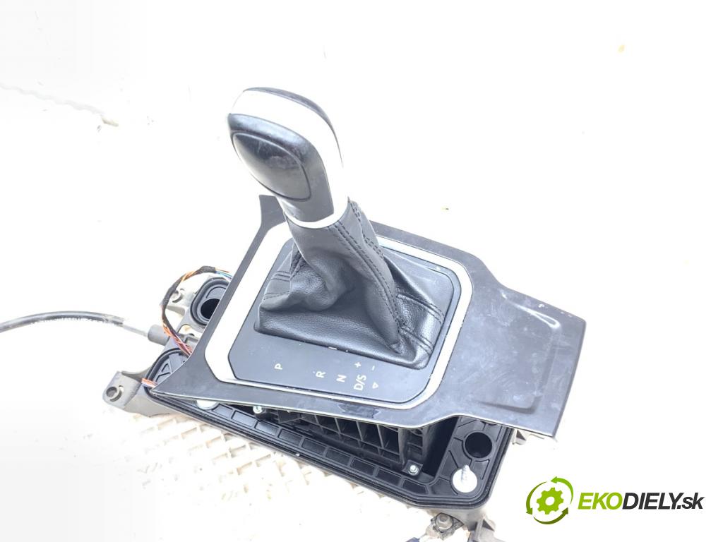 VW T-ROC SUV 2019 110 kW 1.5 TSI 1495 Kulisa 5Q0713061A (Rýchlostná páka (kulisa))