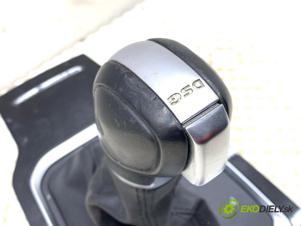 VW T-ROC SUV 2019 110 kW 1.5 TSI 1495 Kulisa 5Q0713061A (Rýchlostná páka (kulisa))