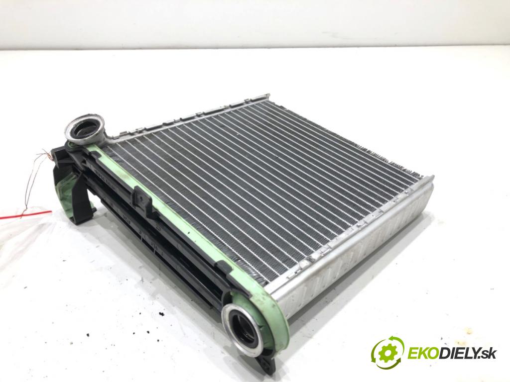 VW T-ROC SUV 2019 110 kW 1.5 TSI 1495 topné těleso radiátor topení 5Q0819031B (Radiátor topení)