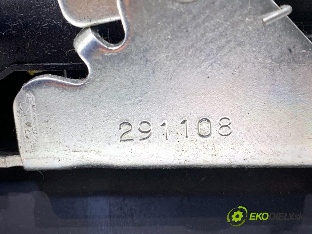 SEAT IBIZA IV liftback 2009 63 kW 1.4 1390 zámok dveří zadní část