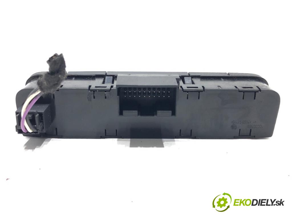 SEAT IBIZA IV liftback 2009 63 kW 1.4 1390 Spínač svetiel výstražných (núdzových) 6J0927137H (Prepínacie páčky pod volantom)