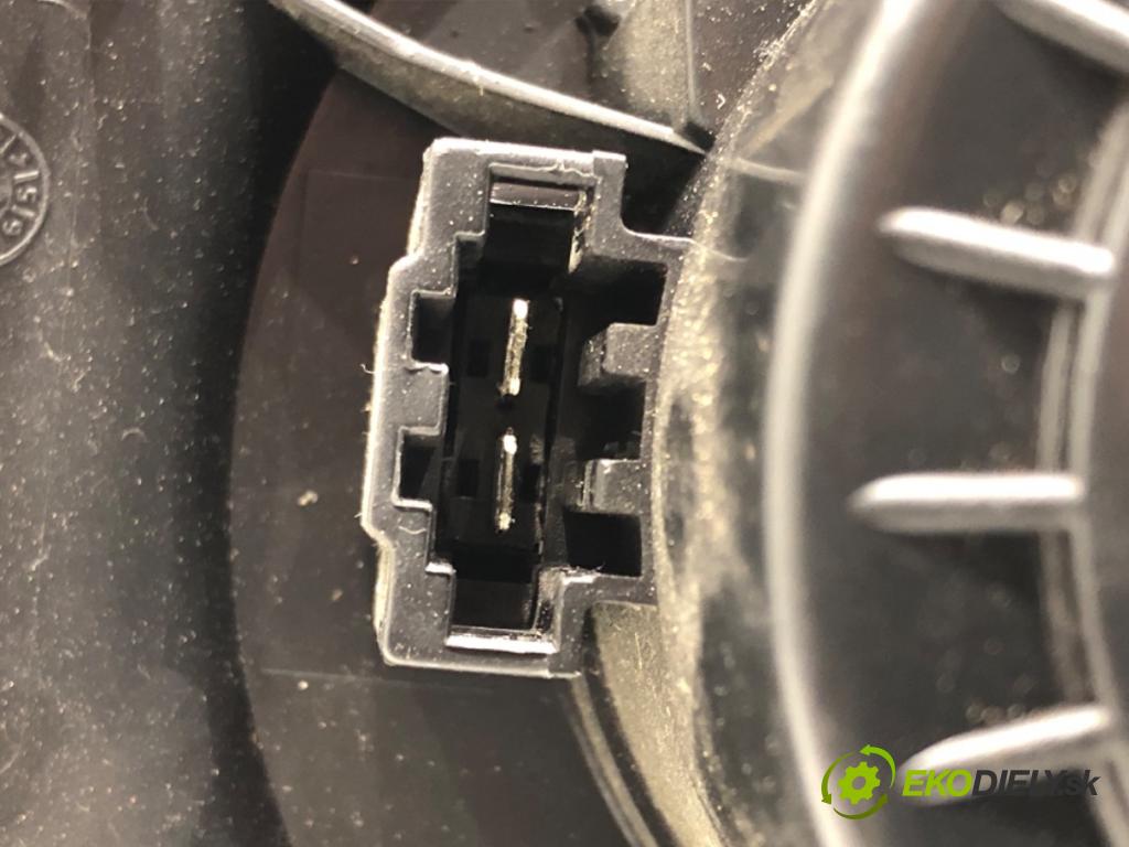 SEAT IBIZA IV liftback 2009 63 kW 1.4 1390 ventilátor kúrenia 6Q1819015H