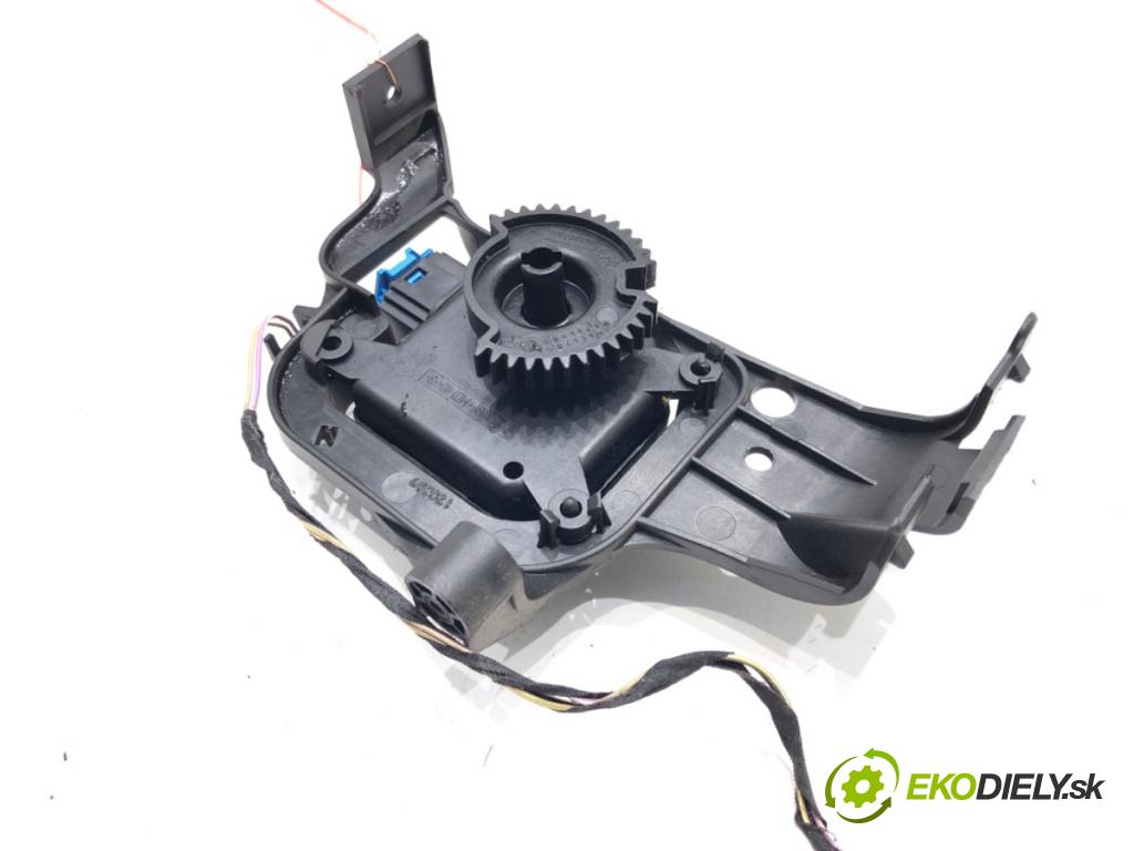 SEAT IBIZA IV liftback 2009 63 kW 1.4 1390 motor topení 309368201AD