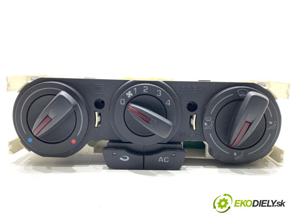 SEAT IBIZA IV liftback 2009 63 kW 1.4 1390 Panel ovládania kúrenia 6J0820045 (Prepínacie páčky pod volantom)