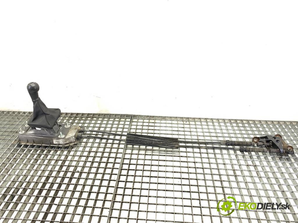 SEAT IBIZA IV liftback 2009 63 kW 1.4 1390 Kulisa 6Q0711049CG (Rýchlostná páka (kulisa))