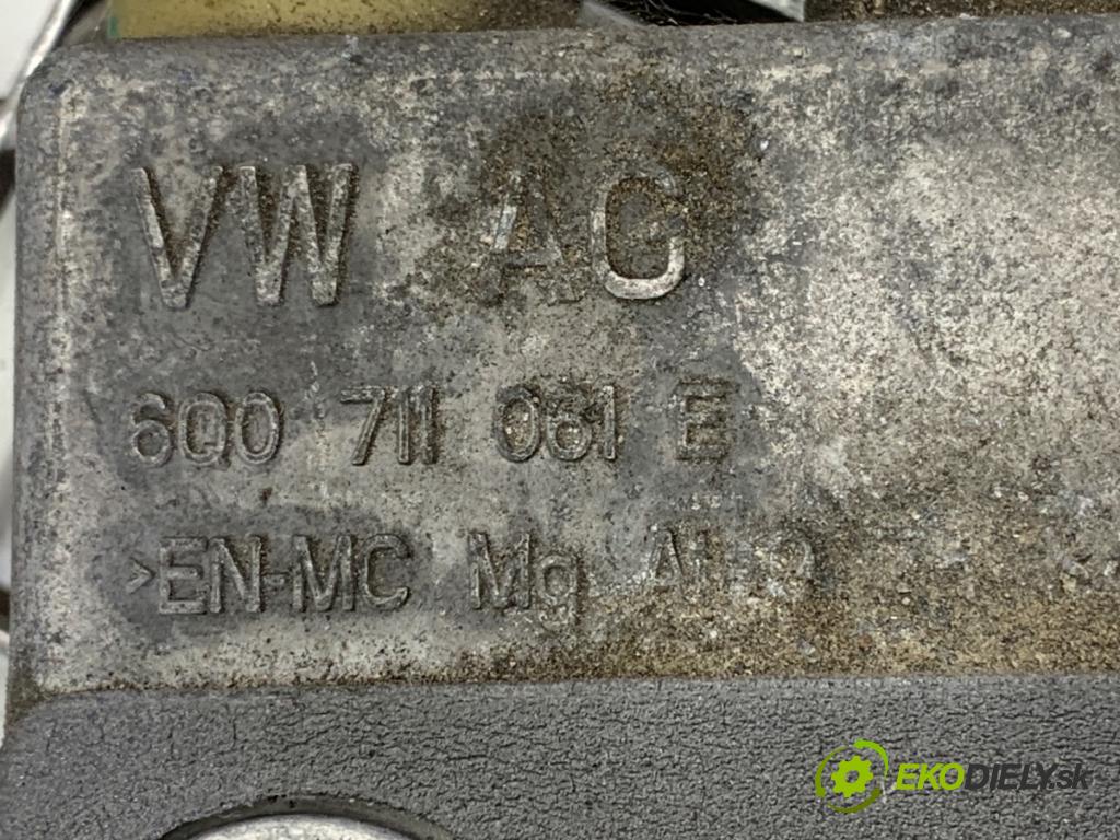 SEAT IBIZA IV liftback 2009 63 kW 1.4 1390 kulisa 6Q0711049CG (Řadicí páka (kulisa) )
