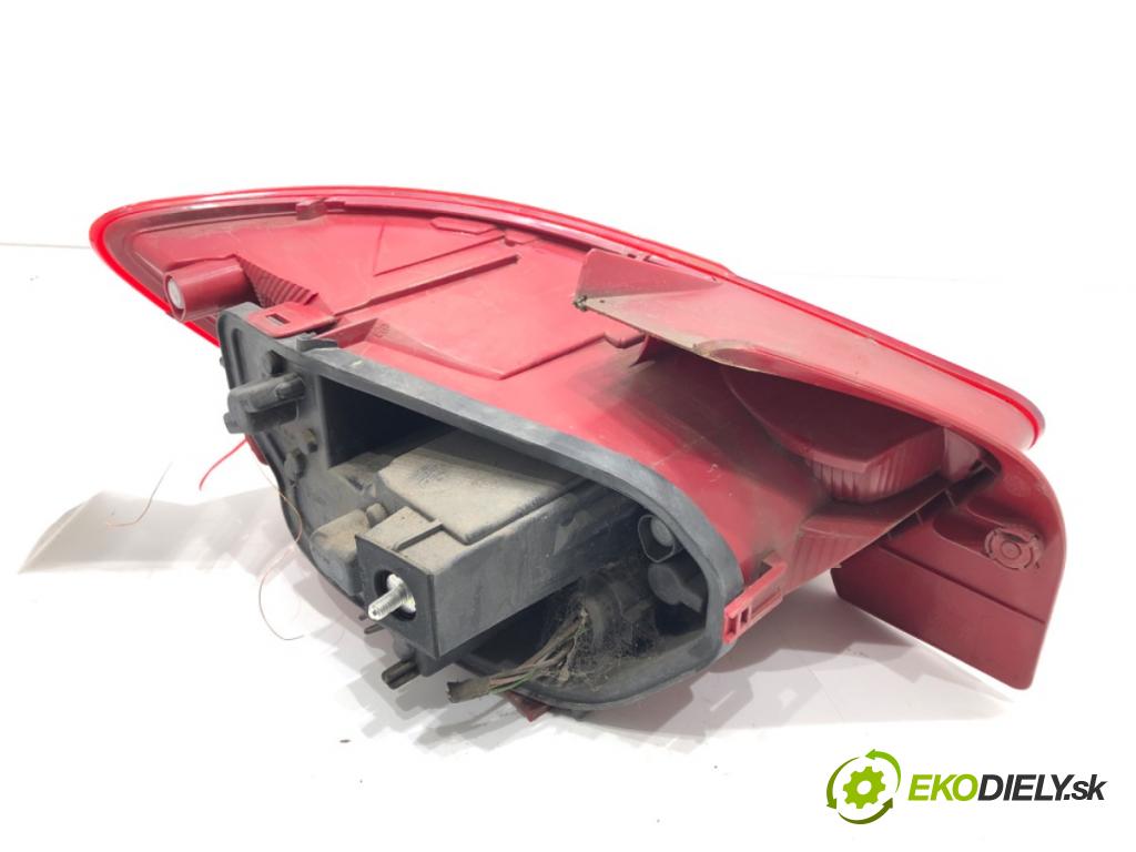 SEAT IBIZA IV liftback 2009 63 kW 1.4 1390 Svetlo pravy zad 6J3945096F