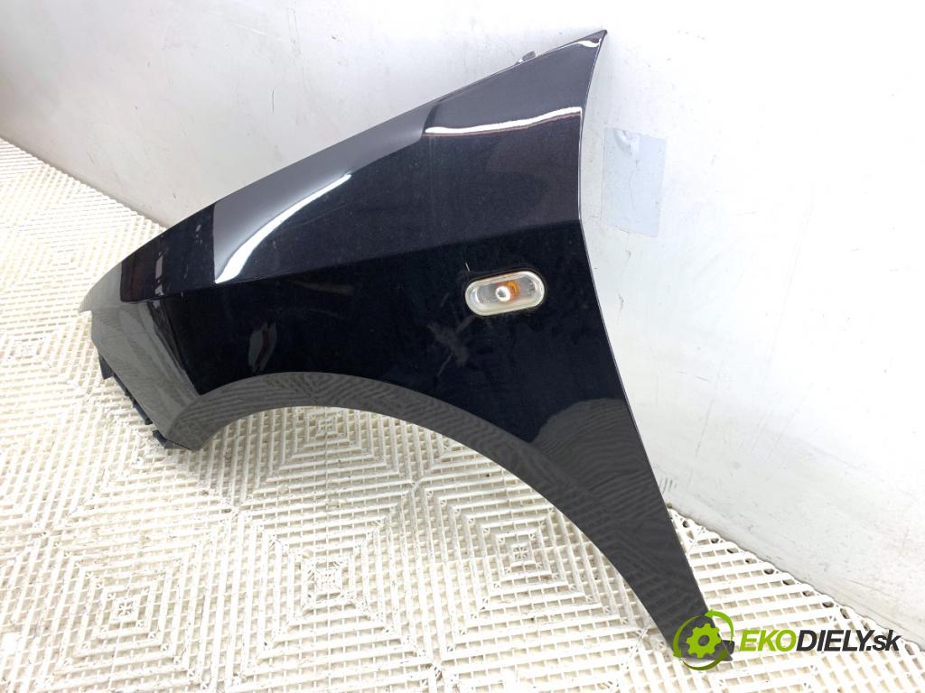 SEAT IBIZA IV liftback 2009 63 kW 1.4 1390 blatník levý přední část