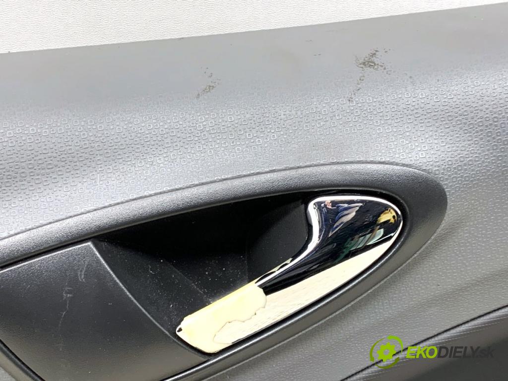 SEAT IBIZA IV liftback 2009 63 kW 1.4 1390 ča dveře pravý přední část