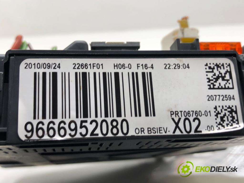 CITROEN C3 PICASSO nadwozie wielkoprzestrzenne (MPV) 2010 88 kW 1.6 VTi 120 1598 modul BSI 9666952080 (Pojistková skříňka)