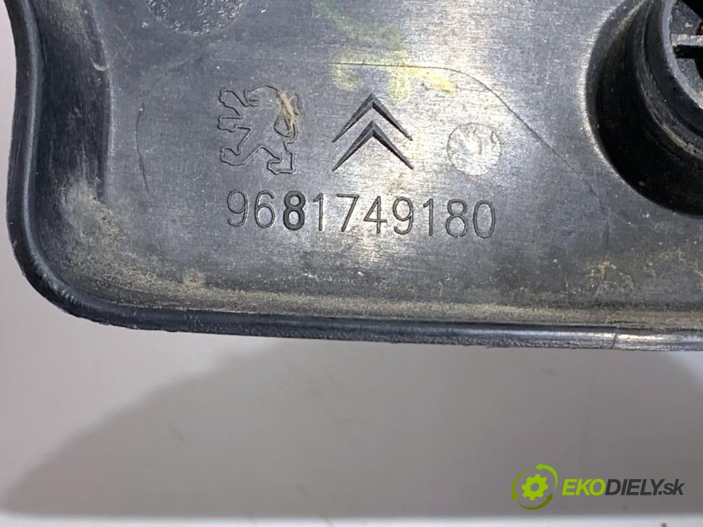 CITROEN C3 PICASSO nadwozie wielkoprzestrzenne (MPV) 2010 88 kW 1.6 VTi 120 1598 Svetlo pravy zad 9681749180