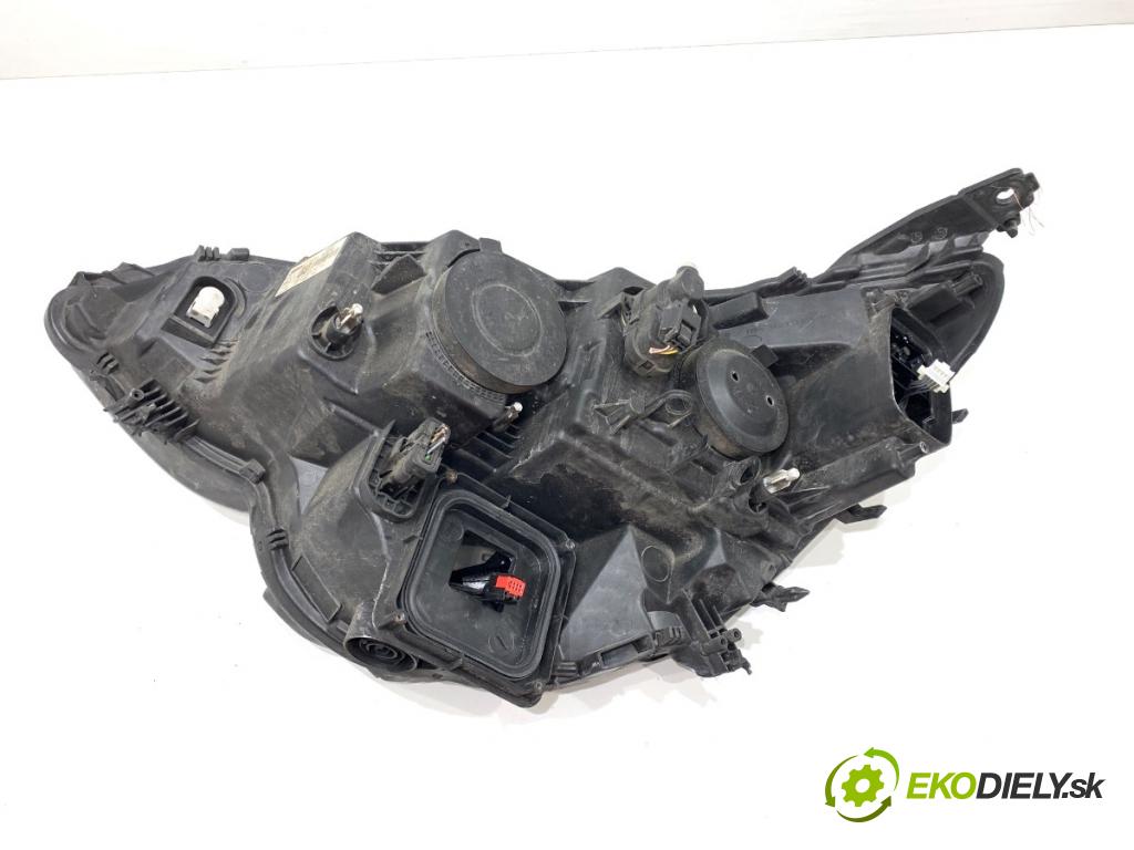 RENAULT MEGANE IV Kombi 2017 66 kW 1.5 dCi 90 1461 světlomet pravý přední část 90109768