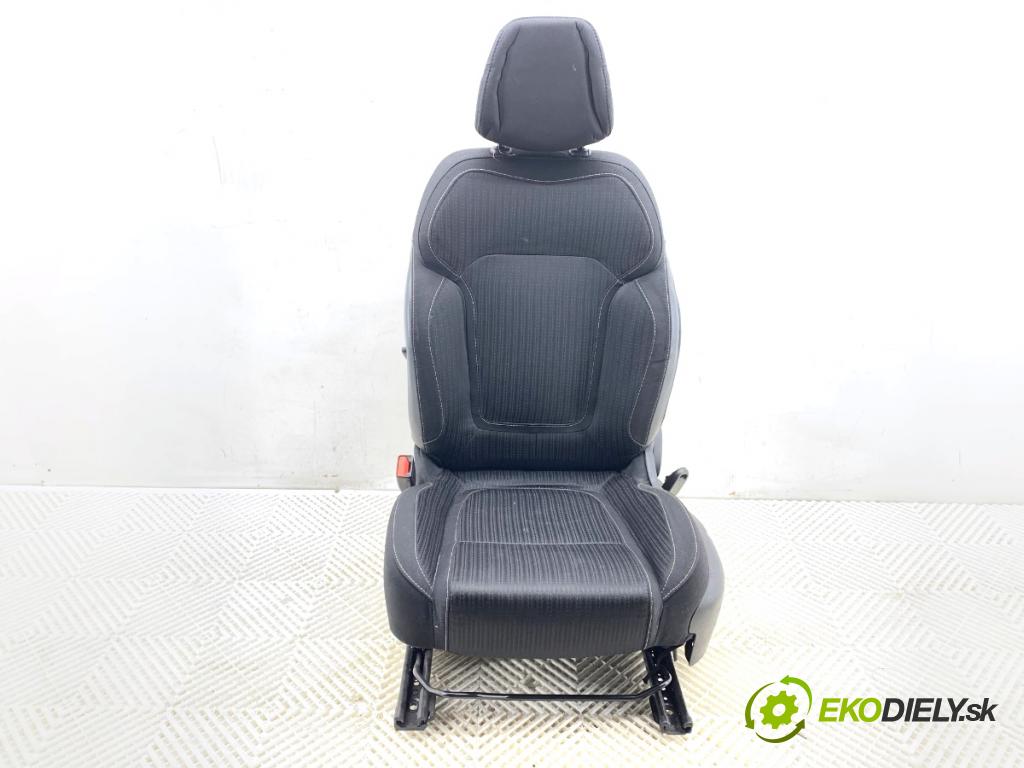 RENAULT MEGANE IV Kombi 2017 66 kW 1.5 dCi 90 1461 sedadlo levý přední část 