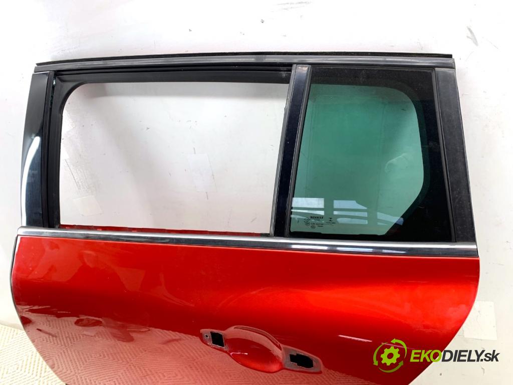 RENAULT MEGANE IV Kombi 2017 66 kW 1.5 dCi 90 1461 dveře levý zadní část