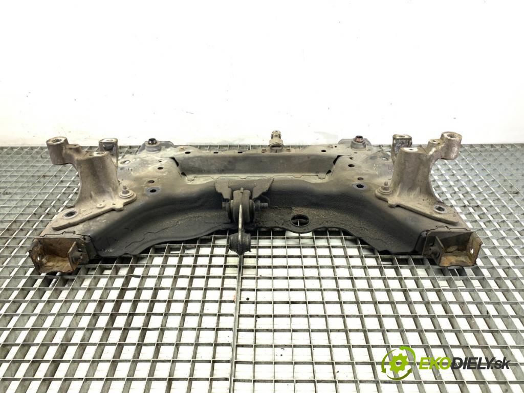 RENAULT MEGANE IV Kombi 2017 66 kW 1.5 dCi 90 1461 výztuha pod motor  (Přední výztuha)