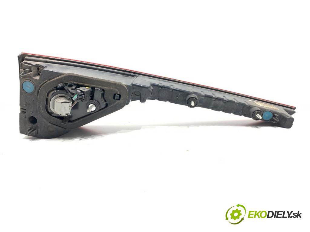 RENAULT MEGANE IV Kombi 2017 66 kW 1.5 dCi 90 1461 Svetlo pravy zad vnútorná