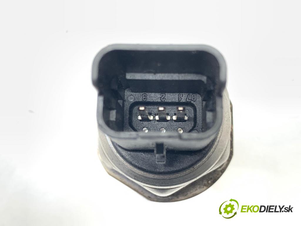 FORD MONDEO MK5 Kombi 2016 110 kW 2.0 TDCi 1998 Snímač tlaku paliva 9814383880 (Snímač)