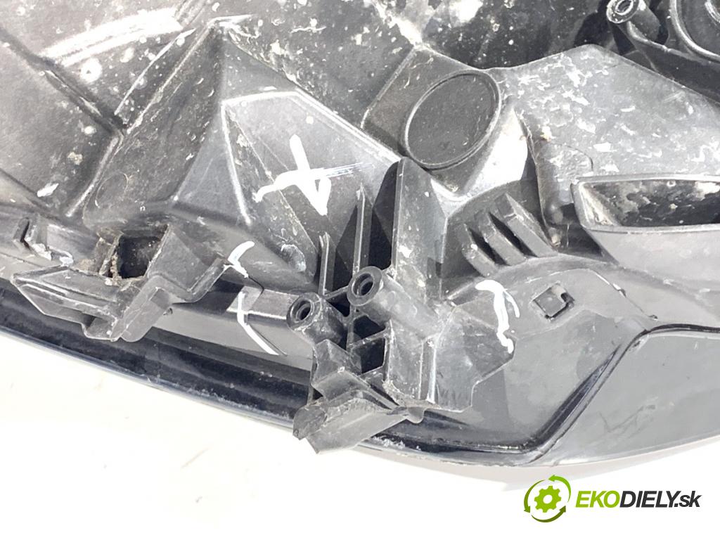 RENAULT MEGANE IV liftback 2019 85 kW 1.5 Blue dCi 115 (B9A6) 1461 Svetlomet ľavy predný LED 260601197R