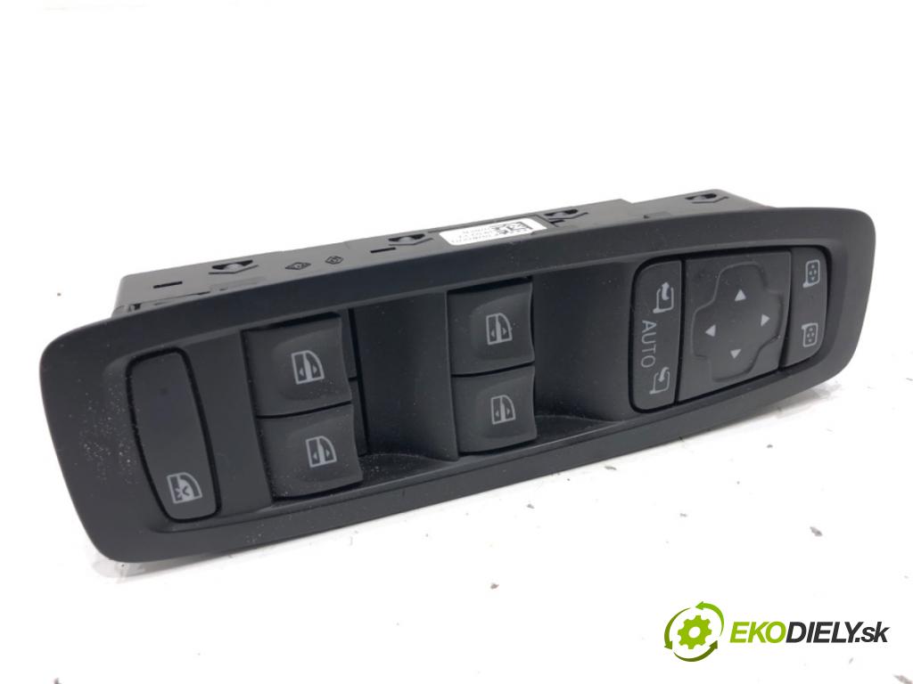 RENAULT MEGANE IV liftback 2019 85 kW 1.5 Blue dCi 115 (B9A6) 1461 Prepínač okien E1078727G (Prepínacie páčky pod volantom)