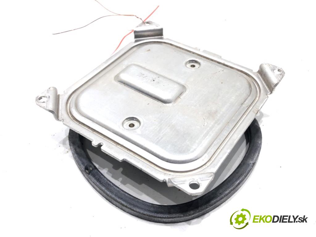 RENAULT MEGANE IV liftback 2019 85 kW 1.5 Blue dCi 115 (B9A6) 1461 Menič LED 260556623R