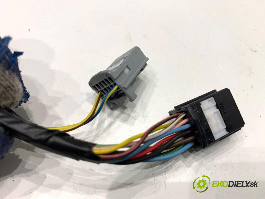 RENAULT MEGANE IV liftback 2019 85 kW 1.5 Blue dCi 115 (B9A6) 1461 Spätné zrkadlo pravy