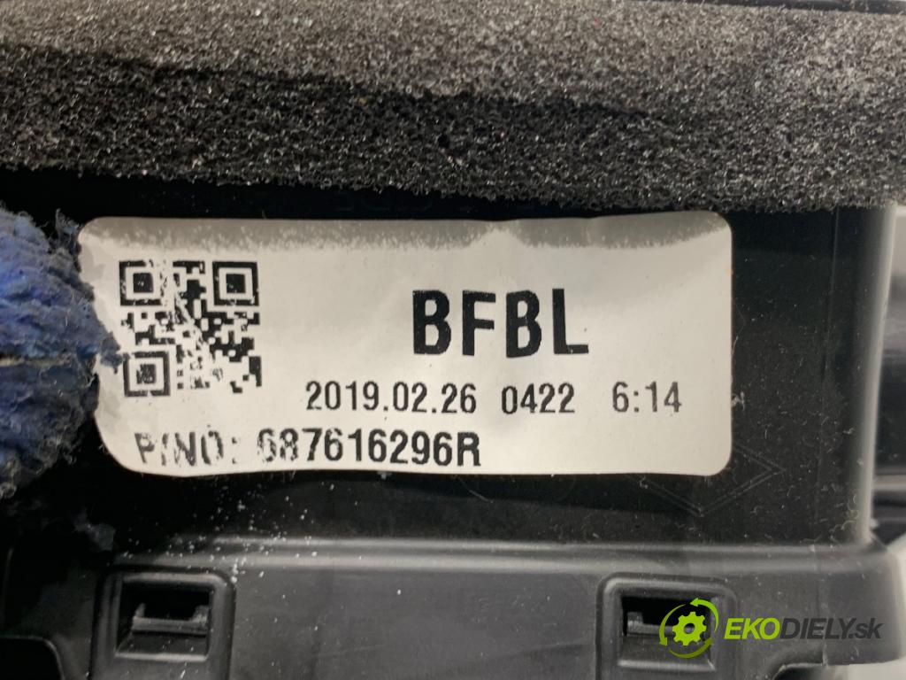 RENAULT MEGANE IV liftback 2019 85 kW 1.5 Blue dCi 115 (B9A6) 1461 Mriežky kúrenia ľavy predný 687616296R