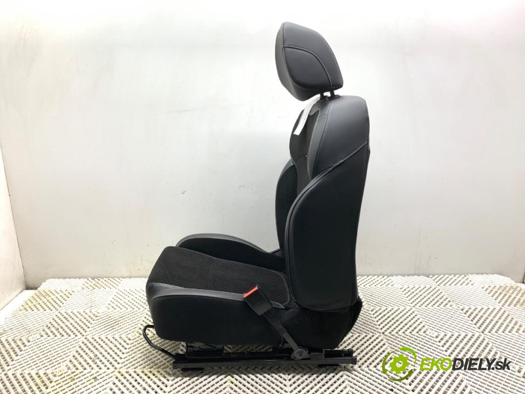 RENAULT MEGANE IV liftback 2019 85 kW 1.5 Blue dCi 115 (B9A6) 1461 sedadlo pravý přední část