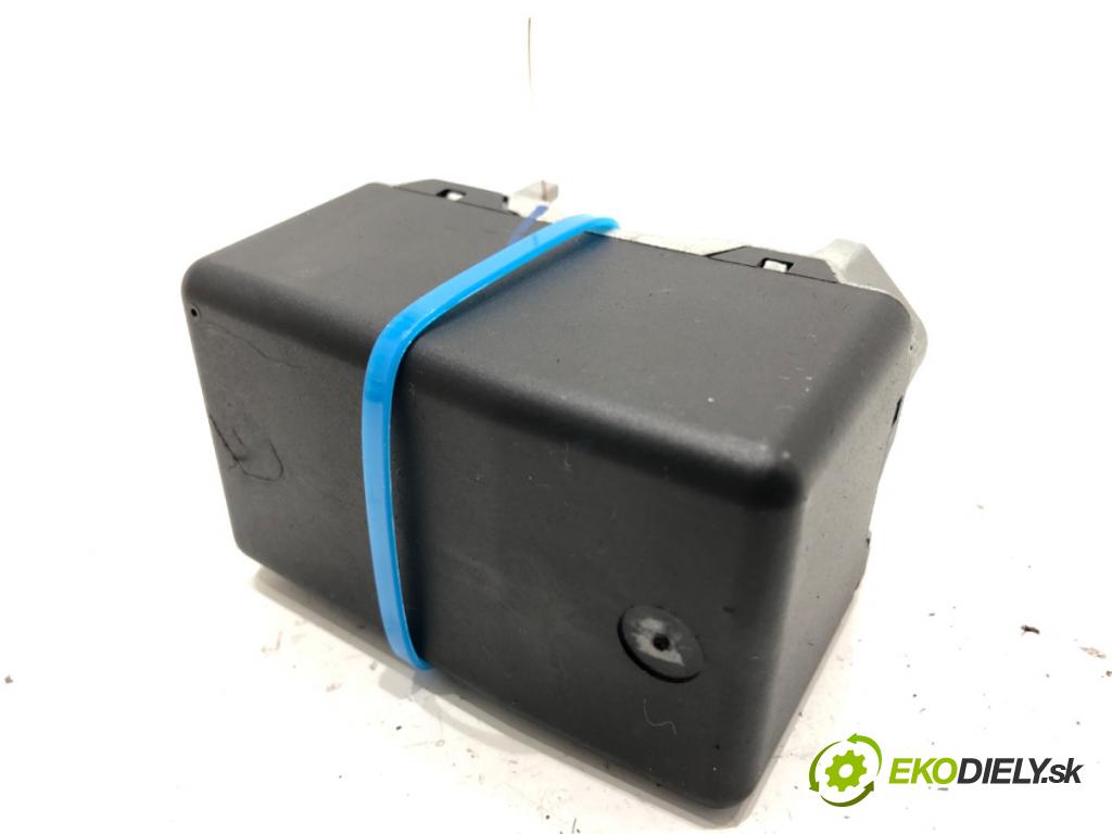 RENAULT MEGANE IV liftback 2019 85 kW 1.5 Blue dCi 115 (B9A6) 1461 blokáda volantu 487002725R (Riadenie ostatné)