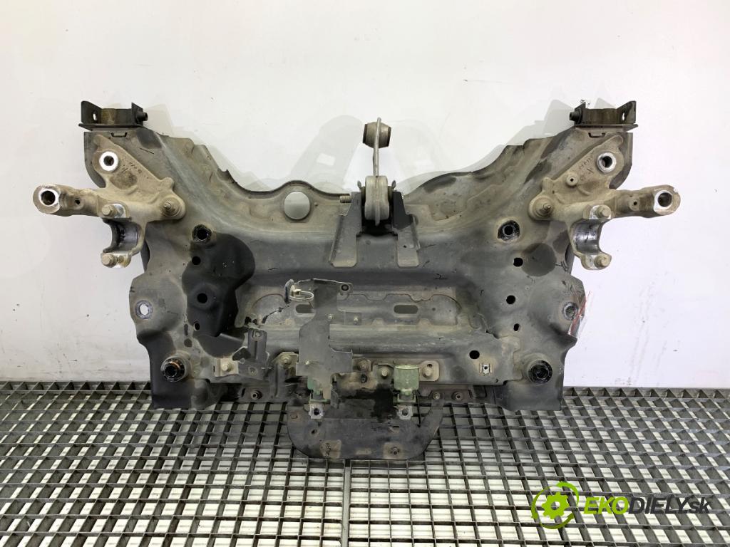 RENAULT MEGANE IV liftback 2019 85 kW 1.5 Blue dCi 115 (B9A6) 1461 výztuha pod motor  (Přední výztuha)