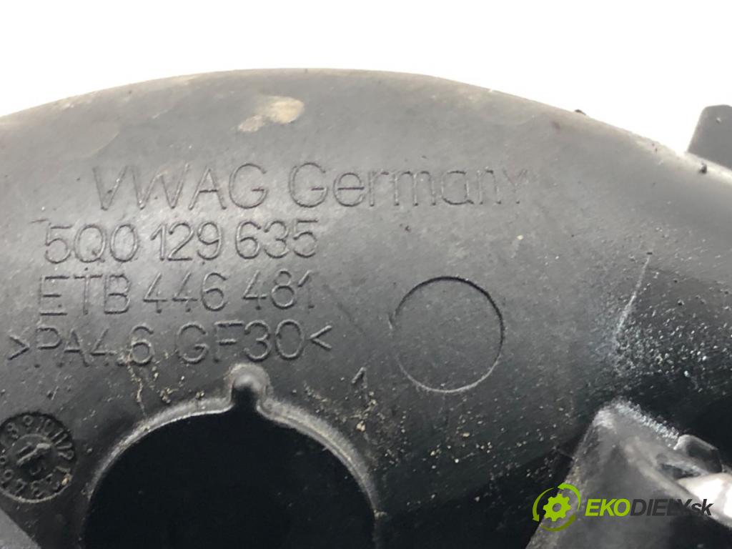VW GOLF VII Kombi 2016 81 kW 1.6 TDI 1598 Rúra vzduchu 5Q0129635