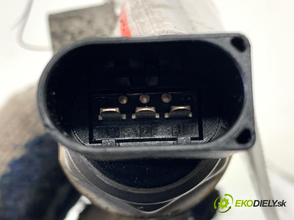 VW GOLF VII Kombi 2016 81 kW 1.6 TDI 1598 Lišta vstrekovacia 04L130089F (Vstrekovacia lišta)