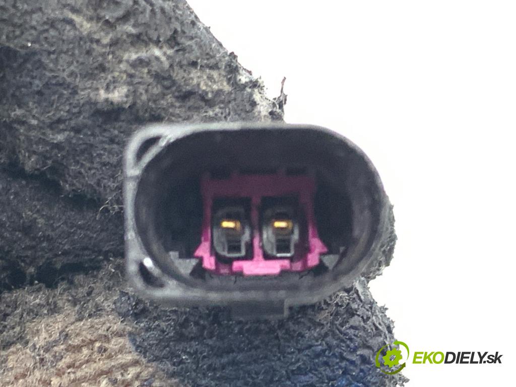 VW GOLF VII Kombi 2016 81 kW 1.6 TDI 1598 Snímač teploty spalín 04L906088AR (Snímač)