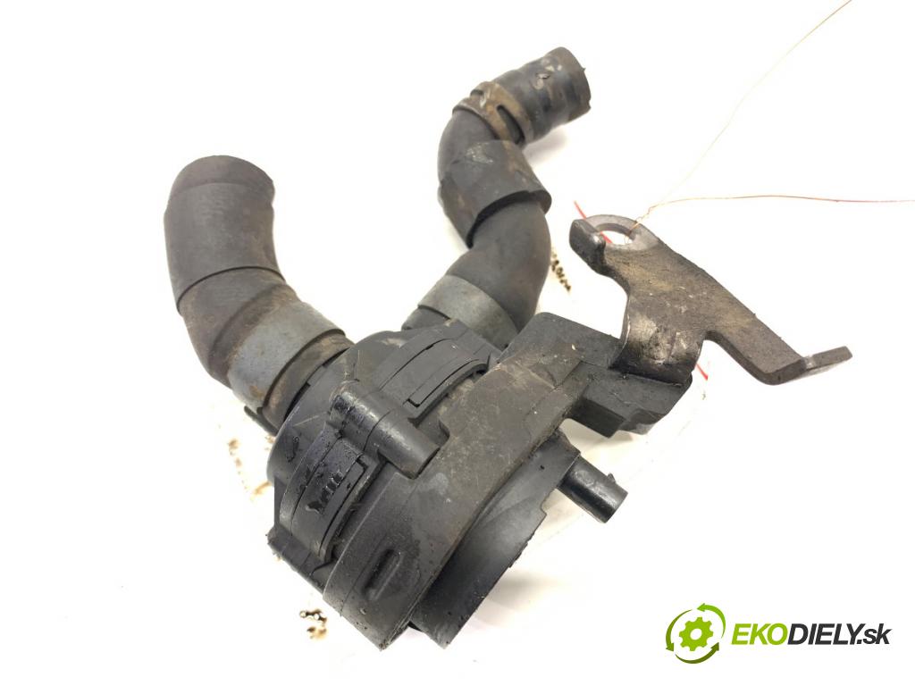 VW GOLF VII Kombi 2016 81 kW 1.6 TDI 1598 DALŠÍ: Pumpa vody 5Q0965567J (Vodná pumpa)