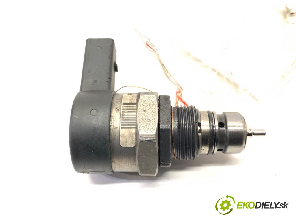 BMW E71 SUV 2013 180 kW xDrive 30 d 2993 Regulátor tlaku paliva 0281002738 (Palivový systém ostatné)