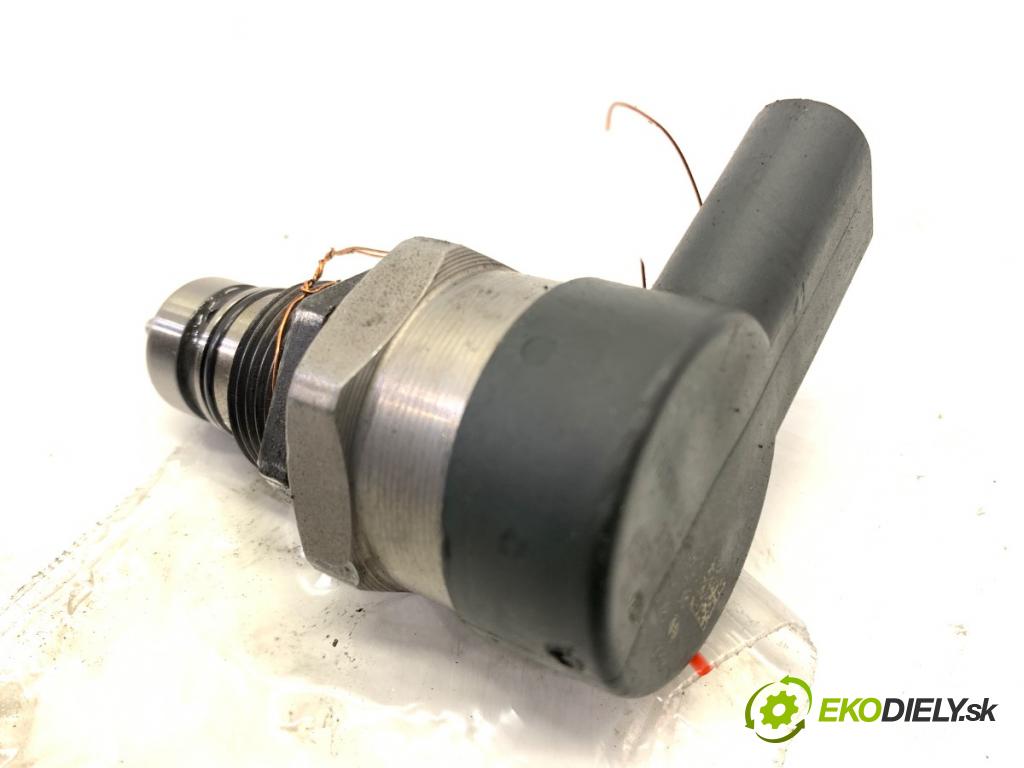 BMW E71 SUV 2013 180 kW xDrive 30 d 2993 Regulátor tlaku paliva 0281002738 (Palivový systém ostatné)