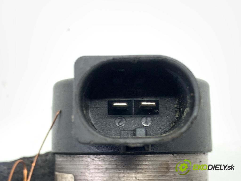 BMW E71 SUV 2013 180 kW xDrive 30 d 2993 Regulátor tlaku paliva 0281002738 (Palivový systém ostatné)