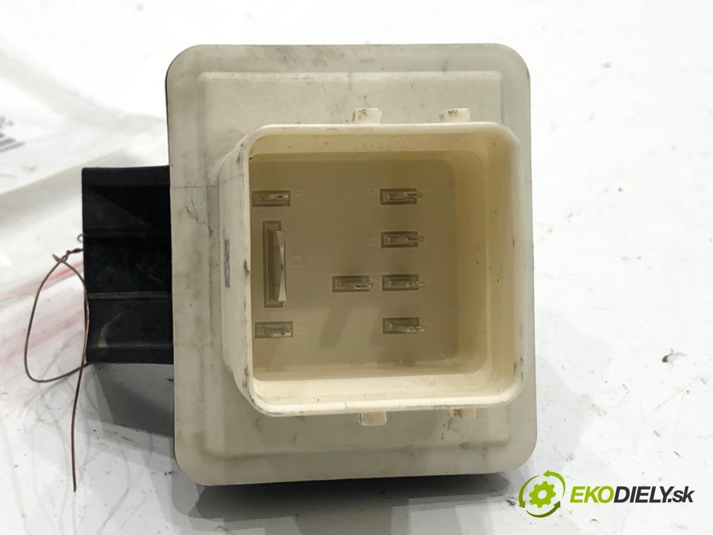 RENAULT MEGANE IV liftback 2019 85 kW 1.5 Blue dCi 115 (B9A6) 1461 relé sviečok žhavenia 110679886R (Relé)