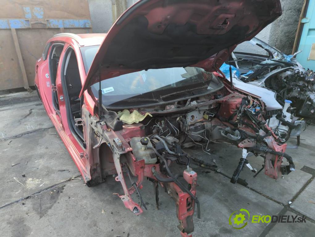 RENAULT MEGANE IV Kombi 2017 66 kW 1.5 dCi 90 1461 karoséria ČTVRŤÁK: Blatník zad ľavy pravy prah strecha PODŁUŻNICA ľavy pravy 