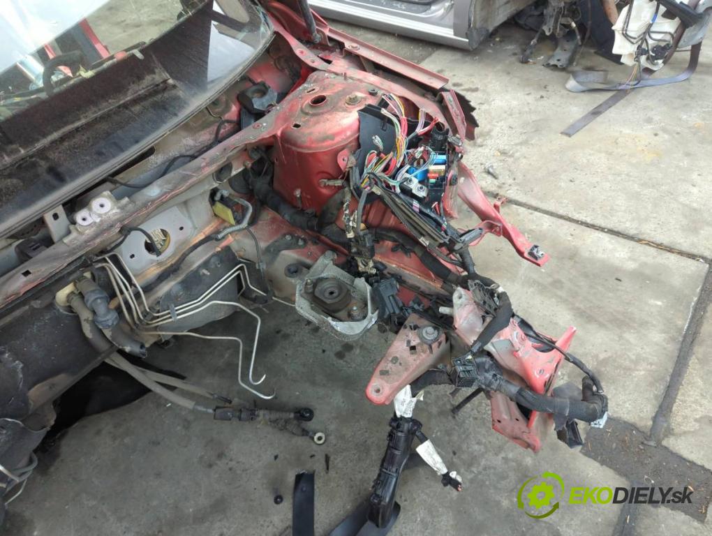 RENAULT MEGANE IV Kombi 2017 66 kW 1.5 dCi 90 1461 karoséria ČTVRŤÁK: Blatník zad ľavy pravy prah strecha PODŁUŻNICA ľavy pravy