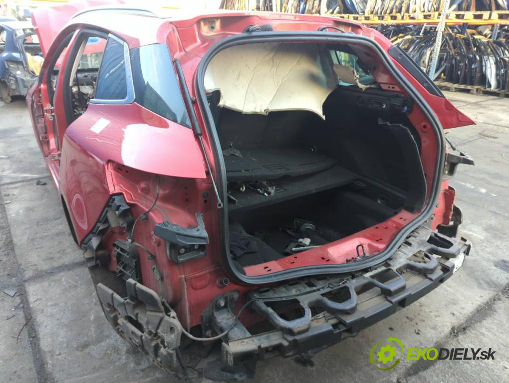 RENAULT MEGANE IV Kombi 2017 66 kW 1.5 dCi 90 1461 karoséria ČTVRŤÁK: Blatník zad ľavy pravy prah strecha PODŁUŻNICA ľavy pravy