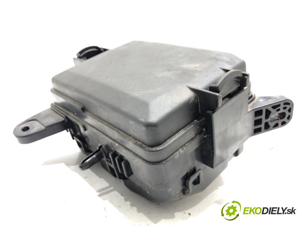 HYUNDAI i20 II liftback 2019 62 kW 1.2 1248 skříňka poistková 91950-C8280 (Pojistková skříňka)